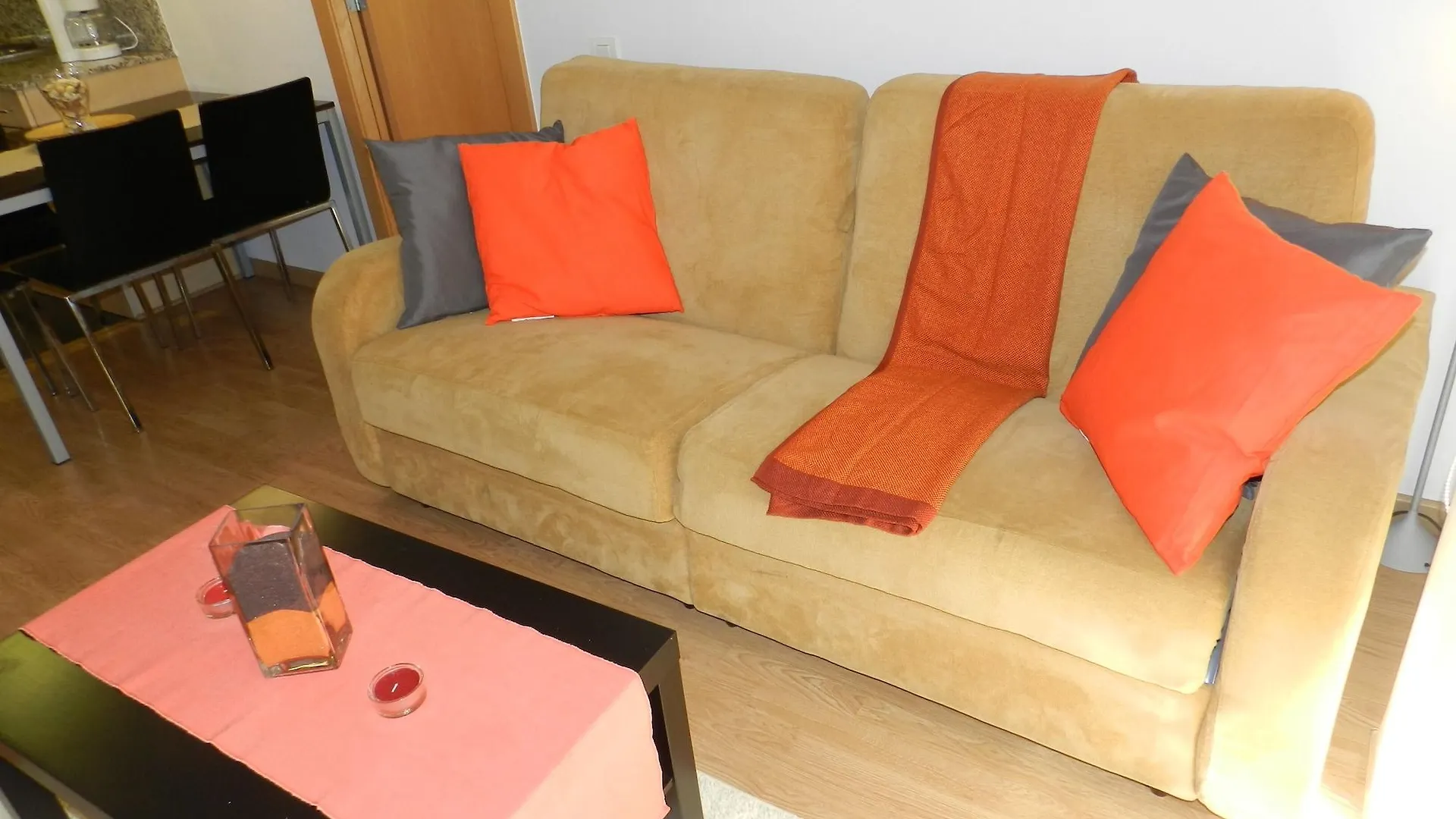 **  ברצלונה Hotel Travessera ספרד
