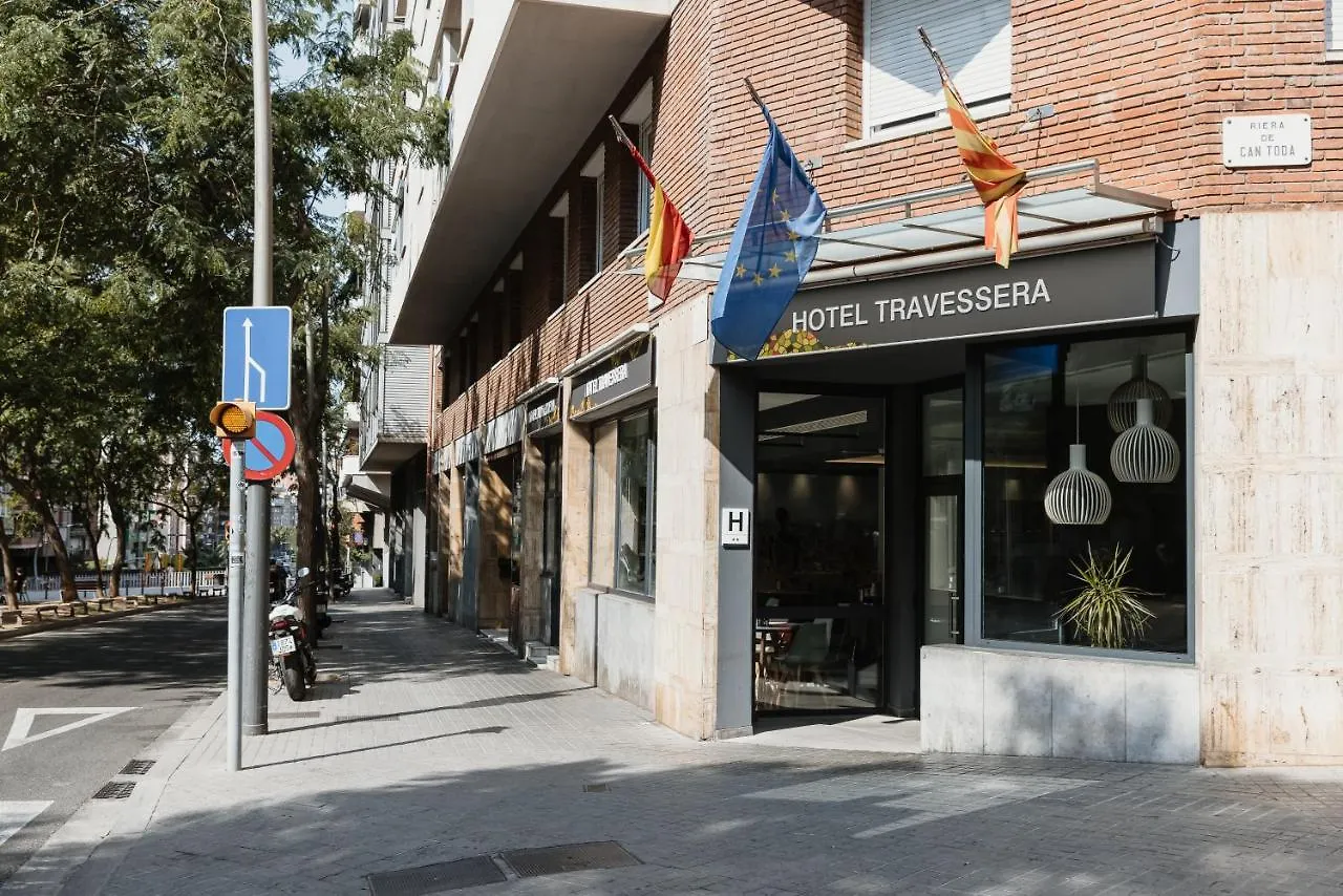 **  ברצלונה Hotel Travessera ספרד