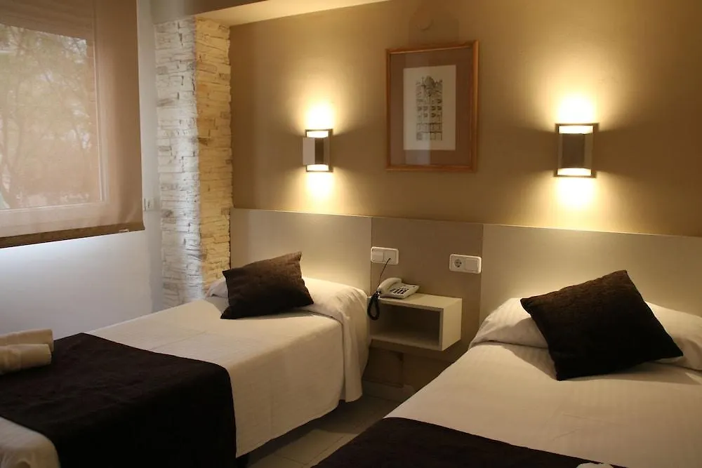 Hotel Travessera Барселона