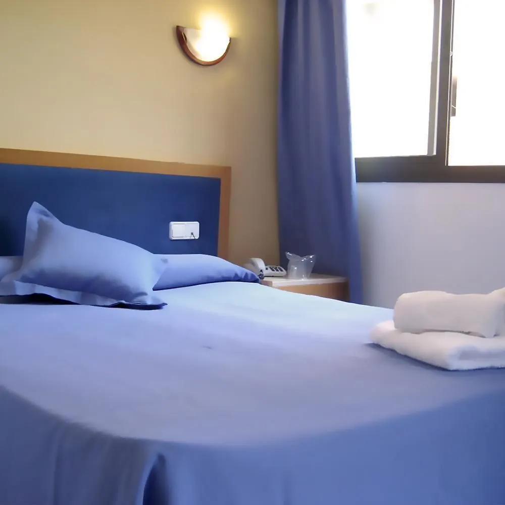 **  Hotel Travessera Барселона Испания