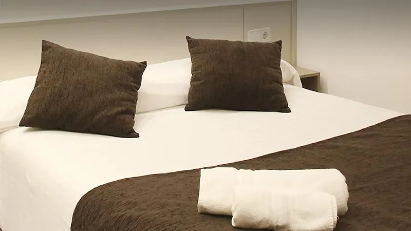 Hotel Travessera Барселона