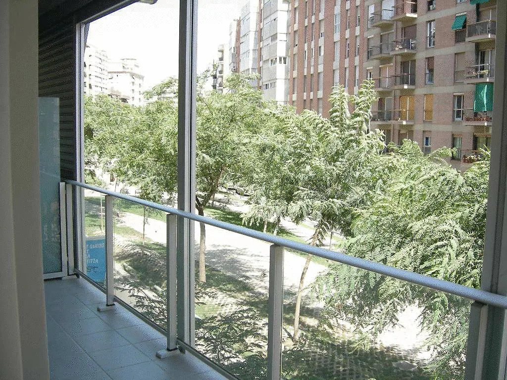 Hotel Travessera Барселона 2*,