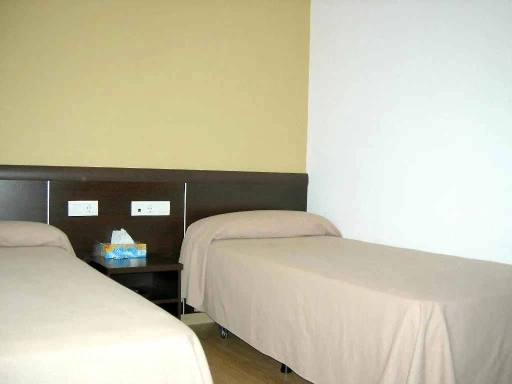 Hotel Travessera Барселона