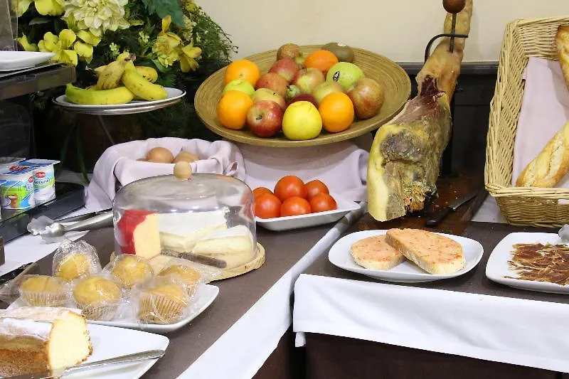 Hotel Travessera Барселона
